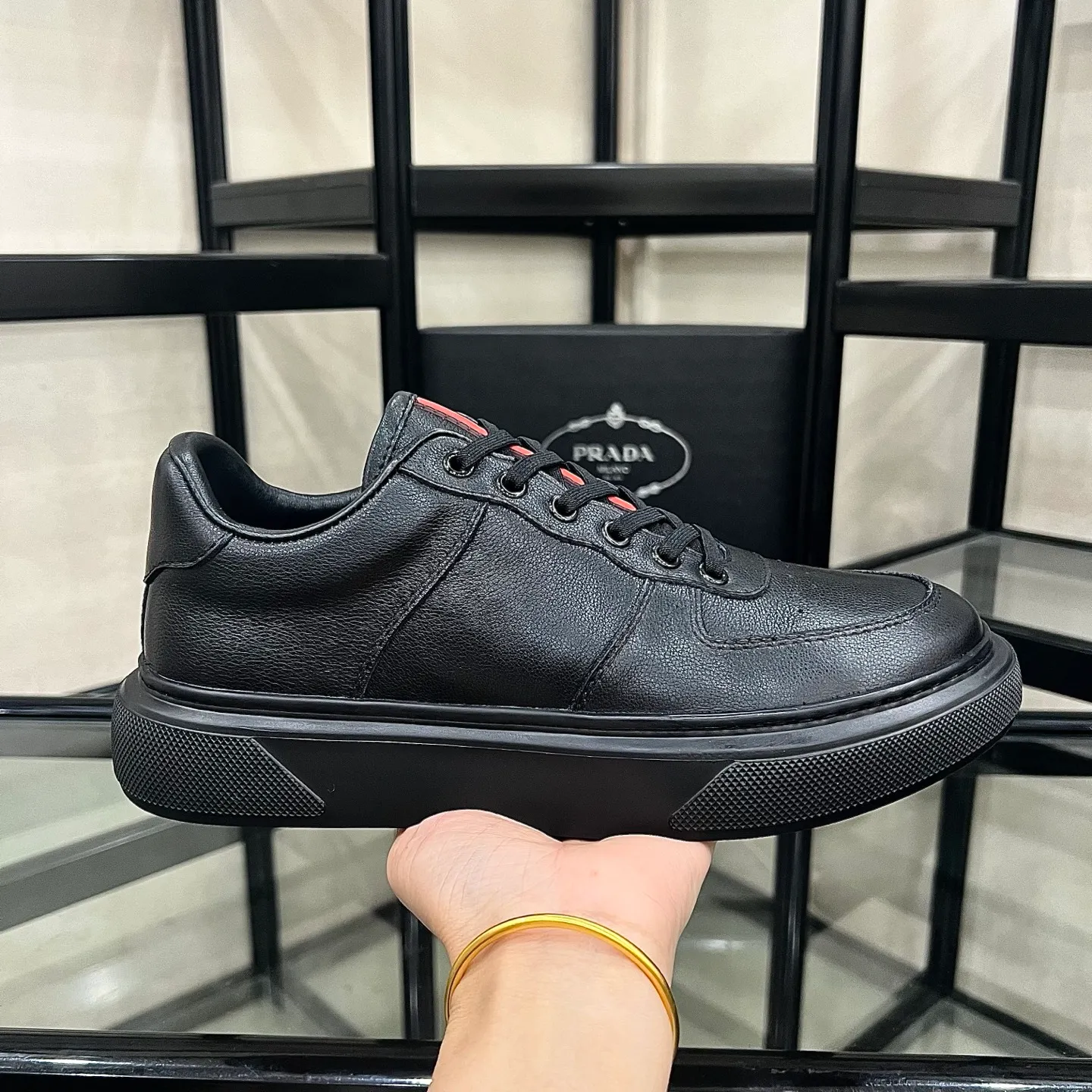 Men's shoes💰440 Prada/Prada Men's new casual shoes, this upper is made of imported calfskin + sheep lining! The outsole is made of non-slip sports foam and ultra-light, which feels good on the feet. It is a fashionable and stylish item!  Size: 38-44 (45 customized)